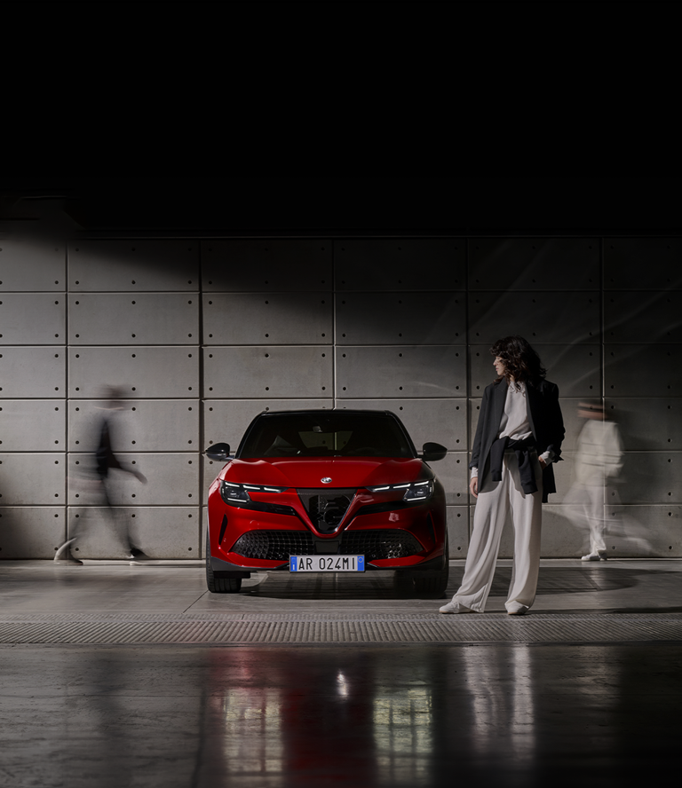 ALFA ROMEO　アルファロメオ　ネクタイ　レッド　エンブレム　シルク ALFA ROMEOアルファロメオネクタイレッドエンブレムシルク