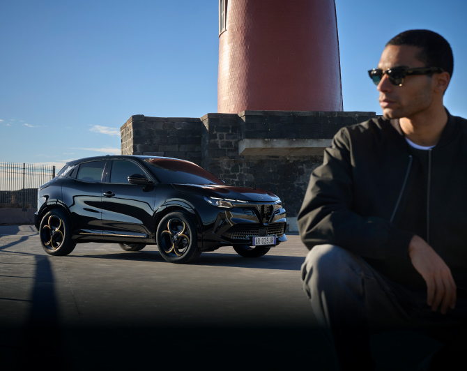 NEW ALFA ROMEO JUNIOR IBRIDA INTENSA